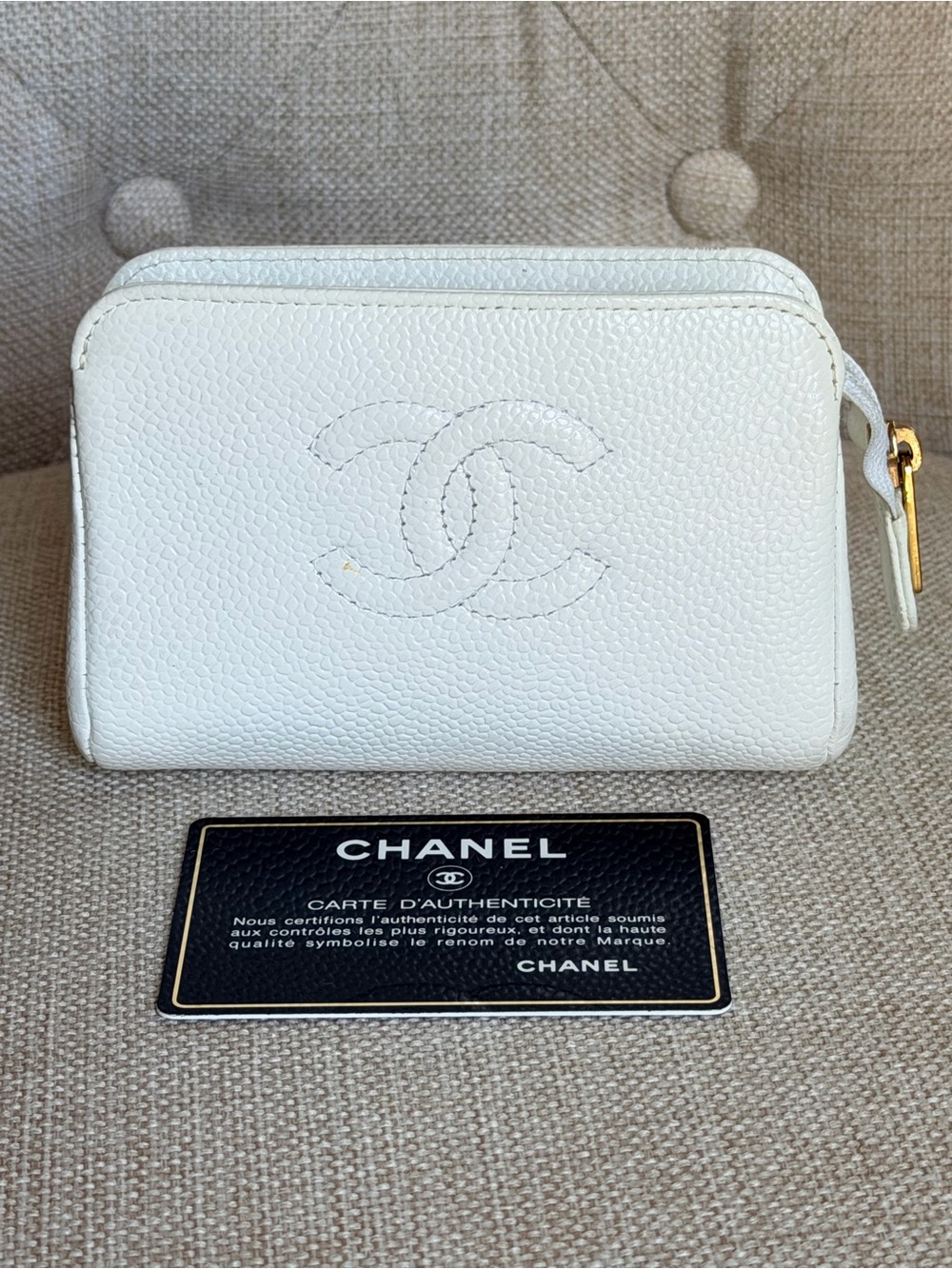 CHANEL White Caviar Leather CC Cosmetic Pouch Makeup Case Gold Hardware + Card
